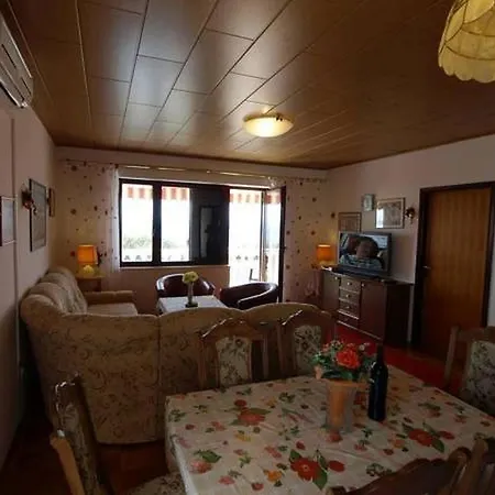 In With Sea View, Balcony, Air Conditioning, Wifi